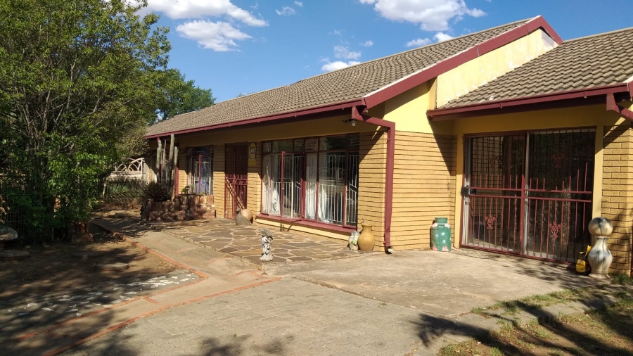 3 Bedroom Property for Sale in Pellissier Free State